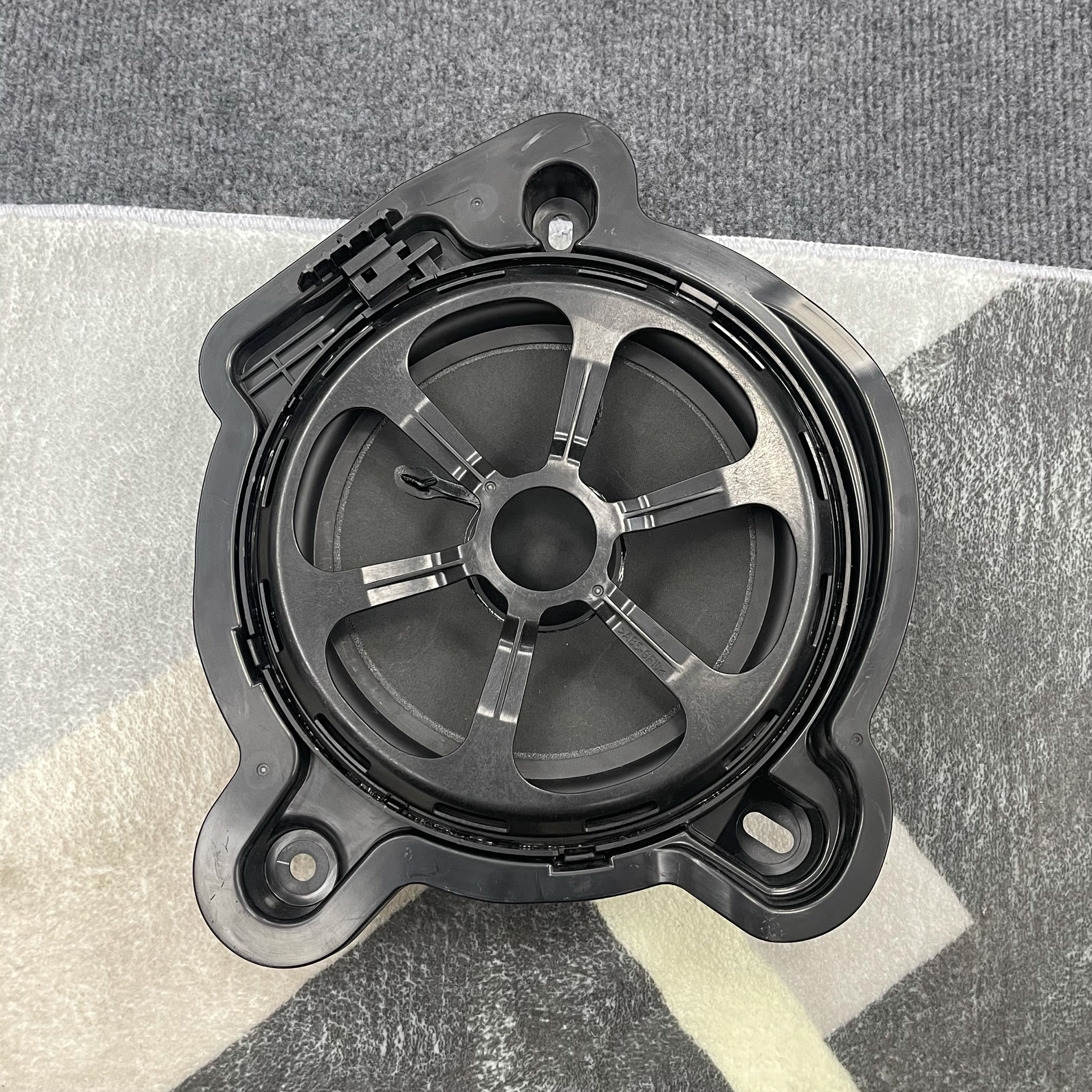 22-25款奔驰原厂低音喇叭8寸低音 C级新E级GLC左踏板低音喇叭