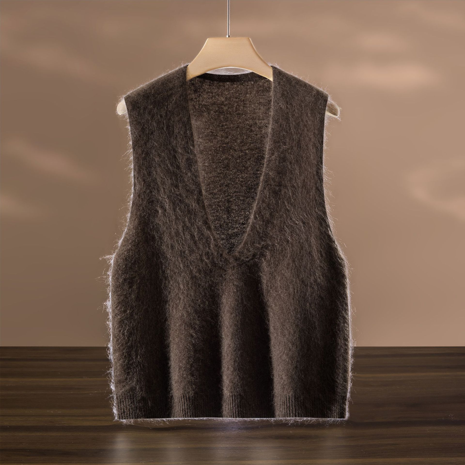 一体无缝拉毛深V针织背心老钱风秋冬款马甲拉绒羊毛羊绒马夹时尚
