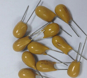 150U-16V 立式胆电容 16V150U  金黄色直插钽电容 15OU16V