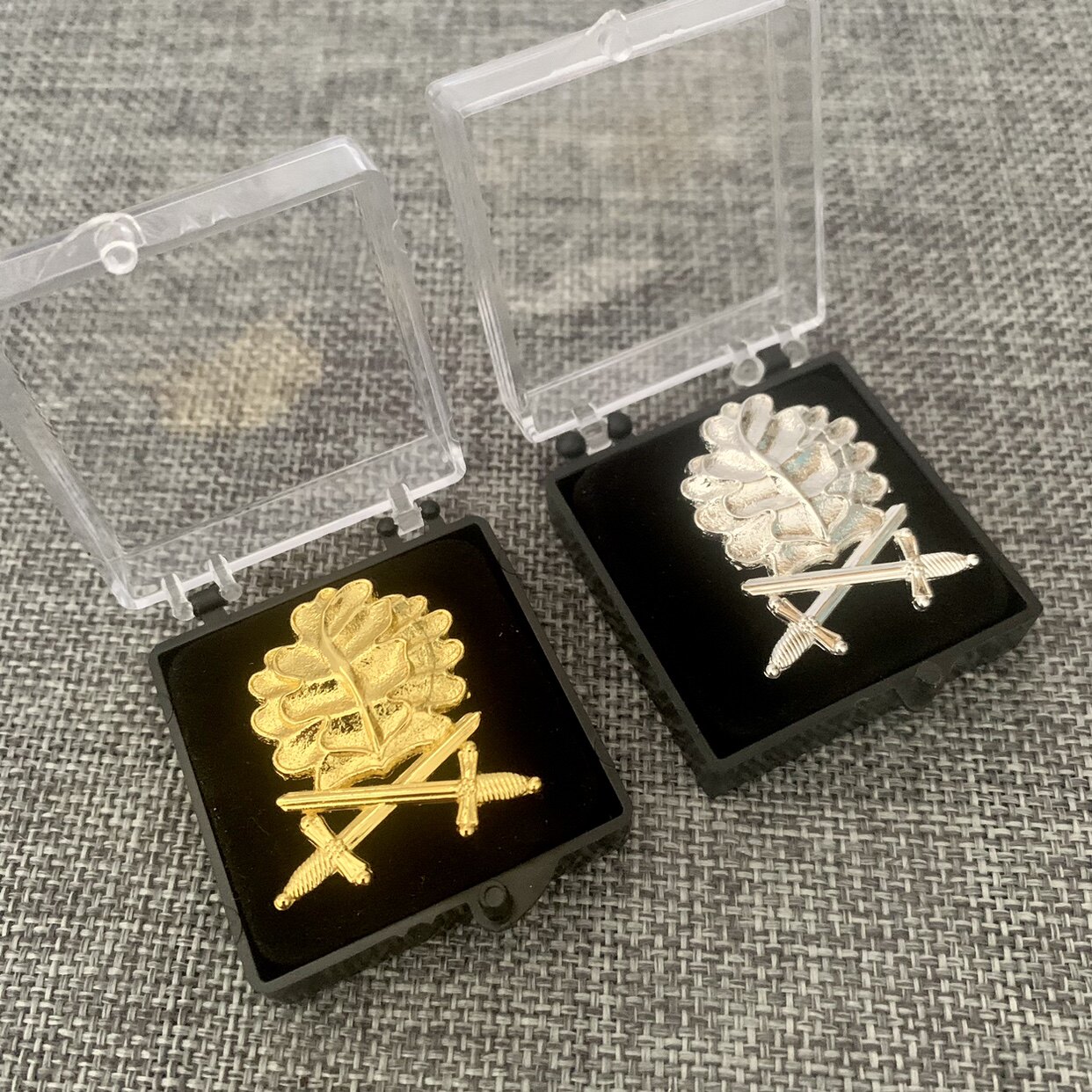 百搭双剑橡树叶勋章骑士勋章配件雪绒花徽章铁十字胸针蝴蝶扣针版