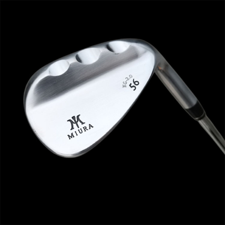 高尔夫球杆挖起沙坑角度