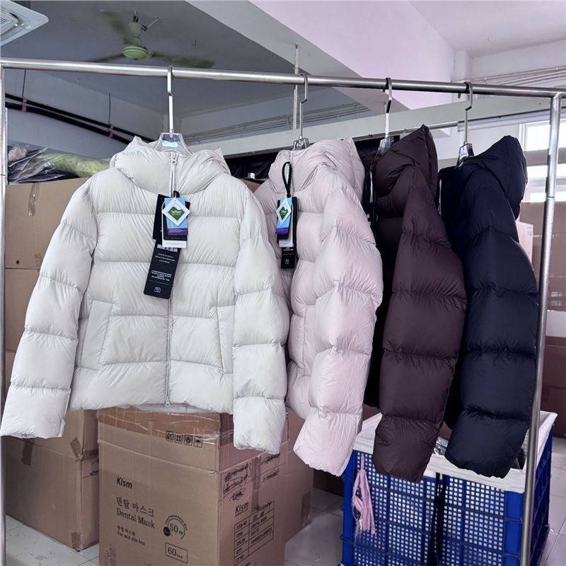 【三星95绒】LU家新款轻盈款泡芙五格连帽羽绒服女轻软蓬羽绒外套