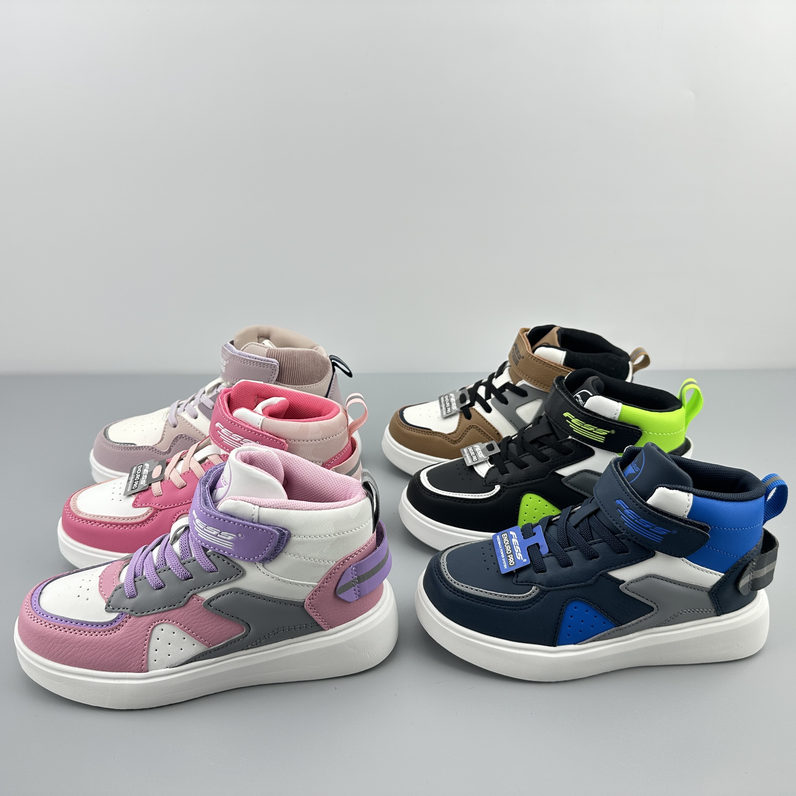 外贸原单出俄罗斯男女童运动鞋秋冬款小中帮防泼水轻便休闲鞋