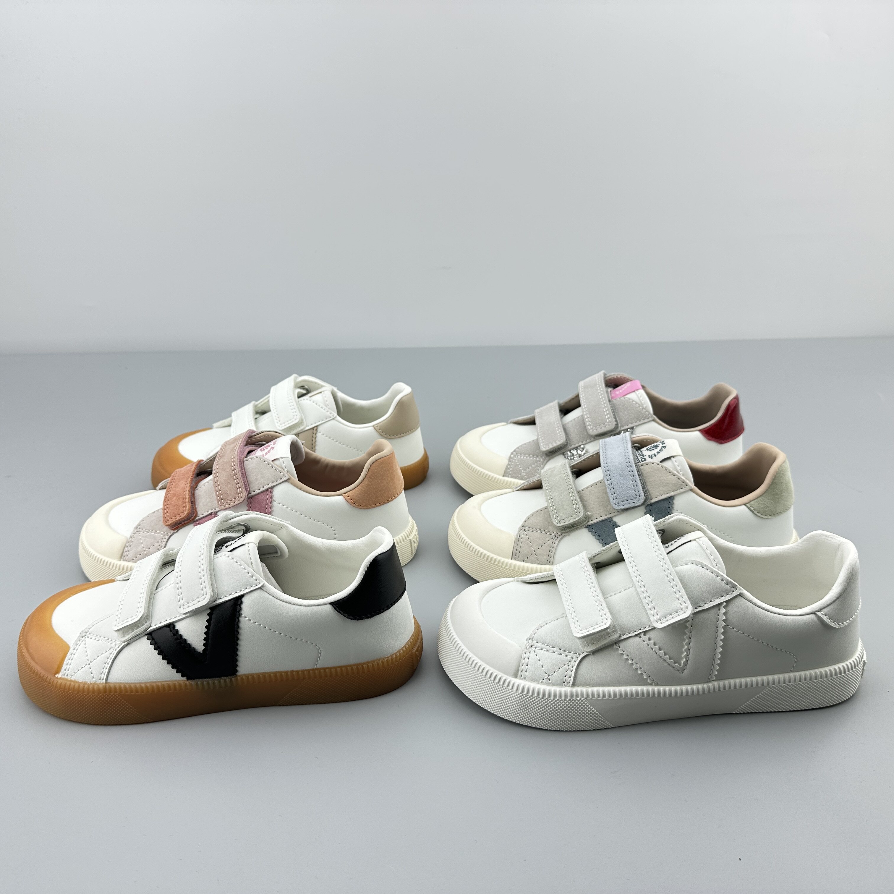 外贸原单出英国儿童休闲鞋男女童小白鞋宽头板鞋防滑耐磨运动鞋