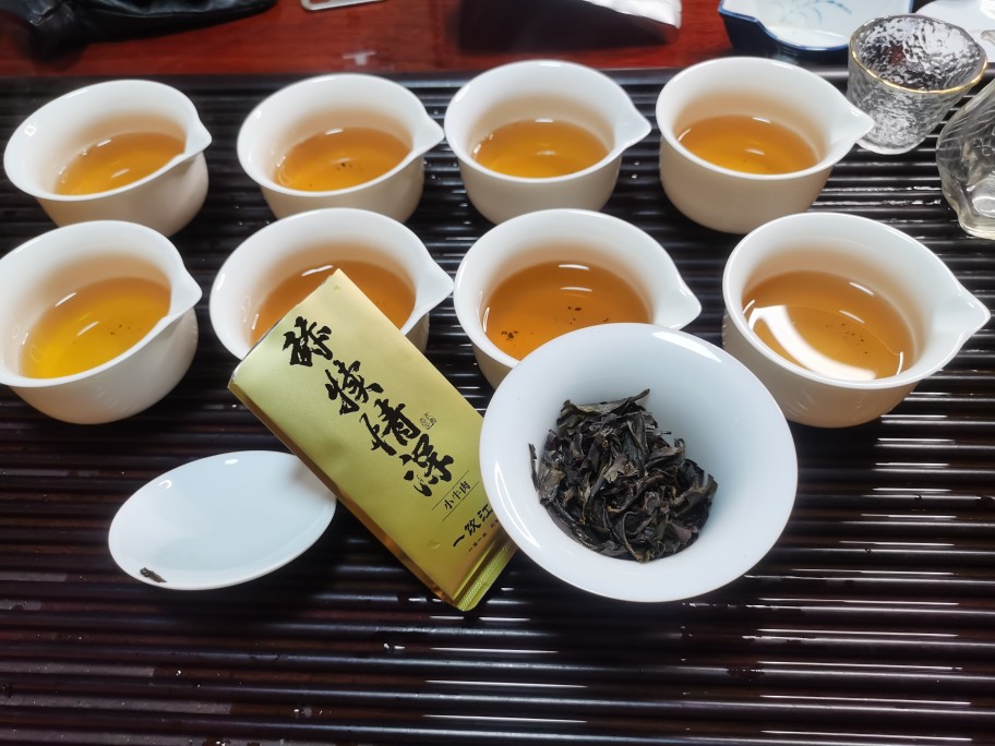 一饮江山杨先生  舐犊情深 金交椅 小牛肉  青草韵  武夷岩茶