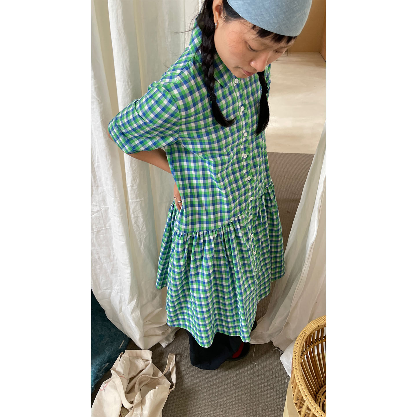 小众表妹夏日限定绿色格子蓬蓬连衣裙显瘦减龄法式高腰复古衬衫裙