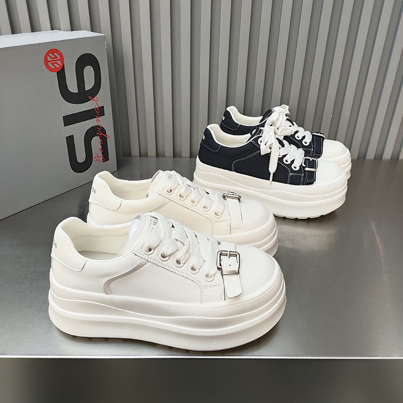 品味松糕滑板鞋圆头低帮皮卡带扣绑带韩版女鞋2026春款增高百搭款