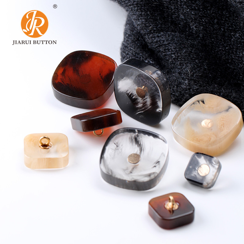 时尚设计师款式树脂纽扣方形厚重透明云雾花纹扣子女装风衣大衣扣