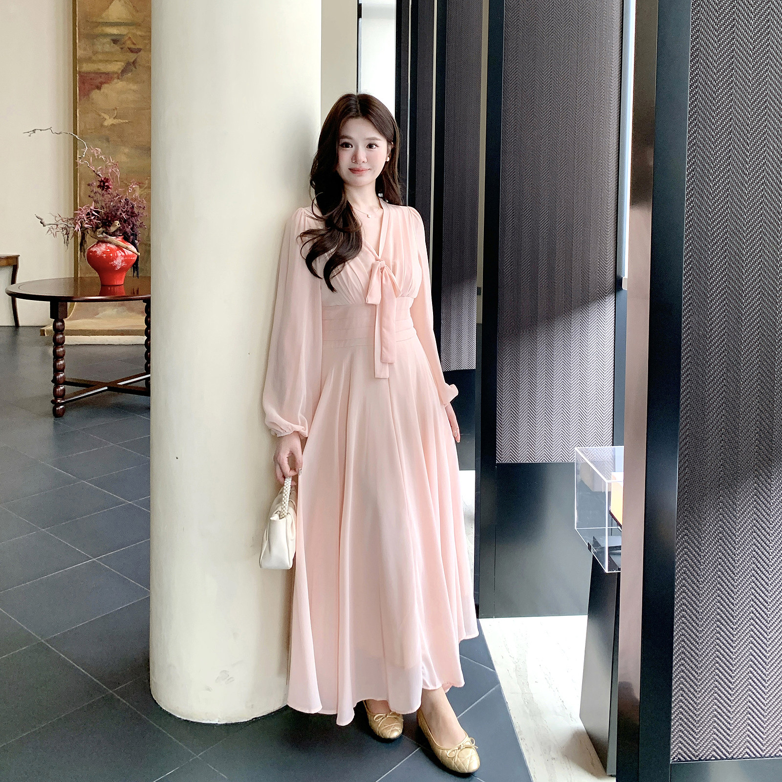 大码胖mm法式高级感温柔粉色系带连衣裙女秋季收腰显瘦雪纺长裙潮