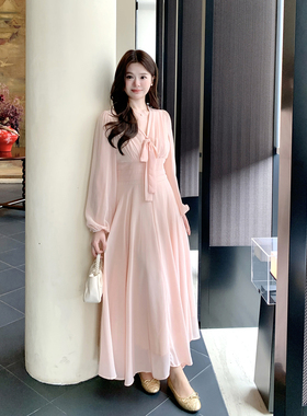大码胖mm法式高级感温柔粉色系带连衣裙女秋季收腰显瘦雪纺长裙潮