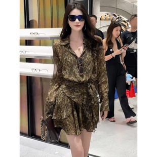 大码韩系轻奢风碎花短款长袖连衣裙女胖mm秋季新款气质飘带短裙子