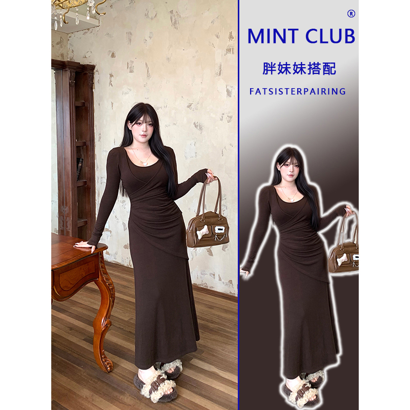 大码复古圆领收腰褶皱显瘦连衣裙