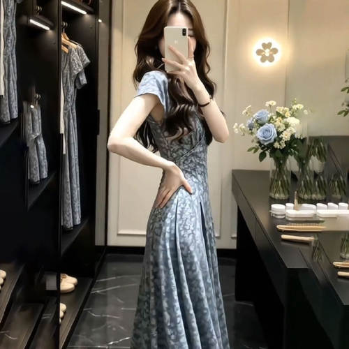 大码胖妹妹夏季新款优雅风碎花连衣裙女掐腰显瘦设计感气质长裙子