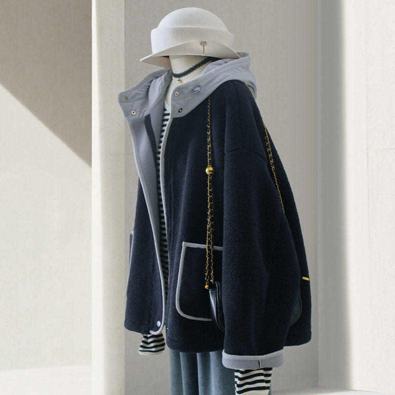 大码胖MM法式国潮设计感撞色拼接连帽外套女装独特别致双口袋上衣