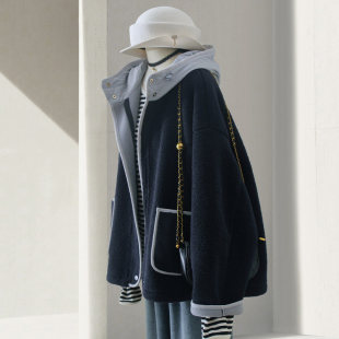 独特别致双口袋上衣 国潮设计感撞色拼接连帽外套女装 大码 胖MM法式