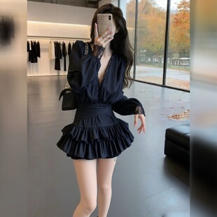大码胖MM法式气质蕾丝提花镂空V领衬衫连衣裙女赫本风黑色短裙子