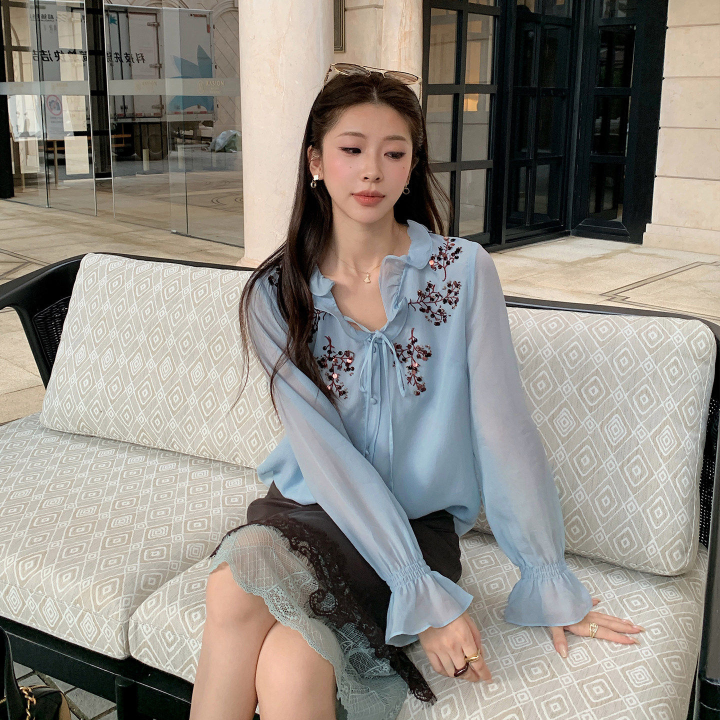 大码胖MM重工亮片系带喇叭袖刺绣V领衬衫女秋季设计感半身裙套装