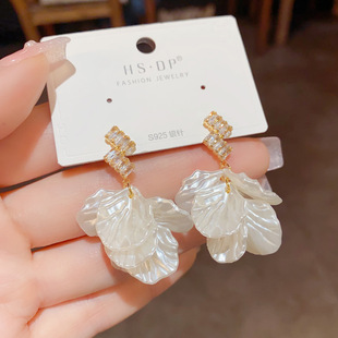 几何微镶锆石裂纹花瓣耳环女气质时尚 夏天甜美感耳钉s925银针个性