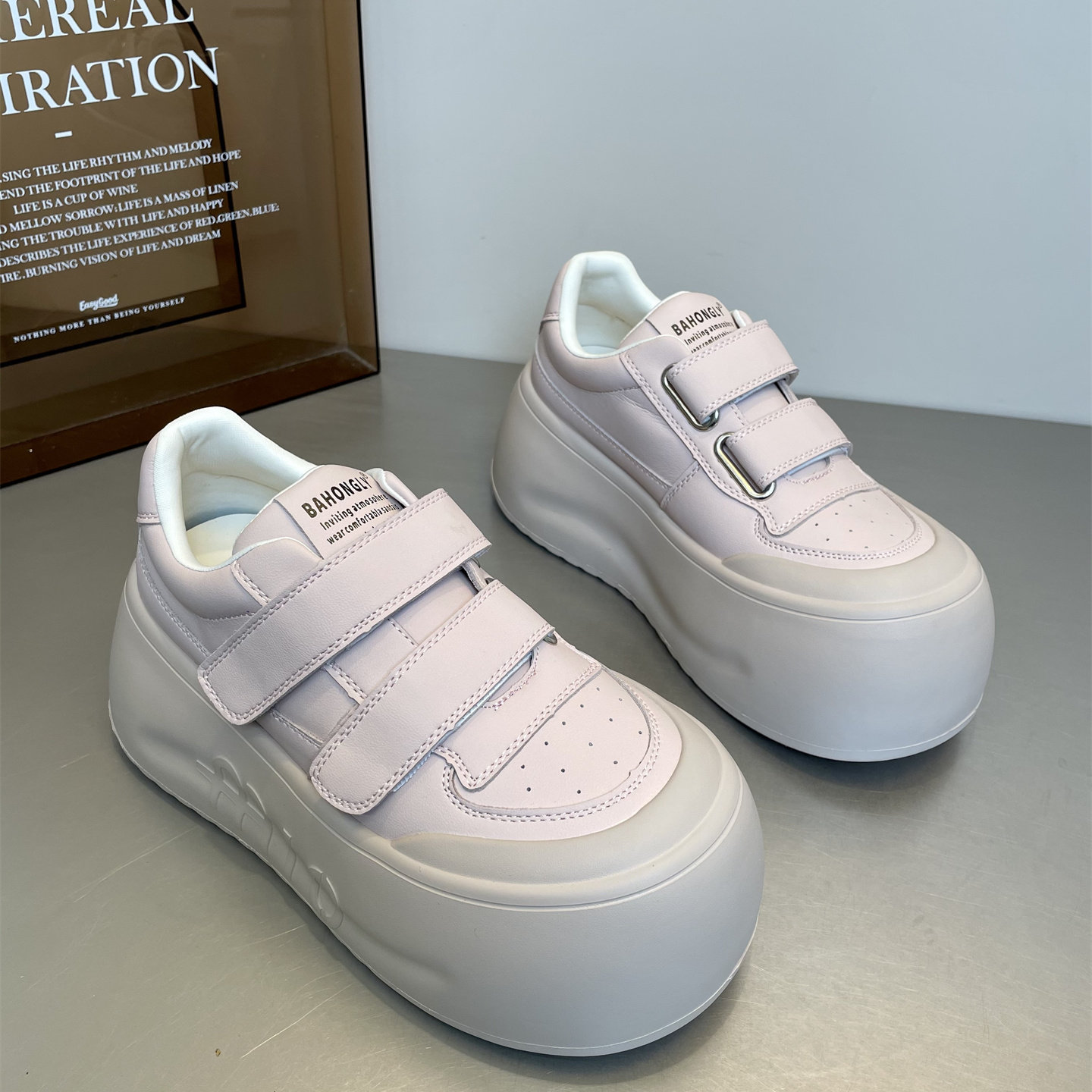 2026春款女款鞋子休闲丑萌魔术贴厚底板鞋少女增高面包鞋潮小白鞋,女鞋,休闲板鞋,淘宝优惠券,粉丝福利购,淘宝优惠卷