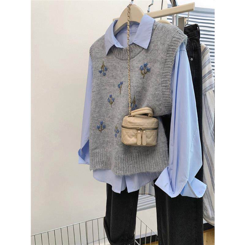 复古刺绣小花圆领马甲背心女软糯短款袖毛衣春秋新款针织上衣