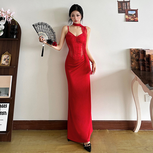 怪诞女孩 年会圣诞红色鱼骨蕾丝吊带连衣裙女 修身收腰包臀长裙子