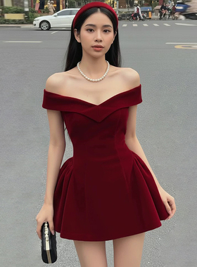 怪诞女孩 新年限定千金风红色一字肩连衣裙女 后背蝴蝶结礼服短裙