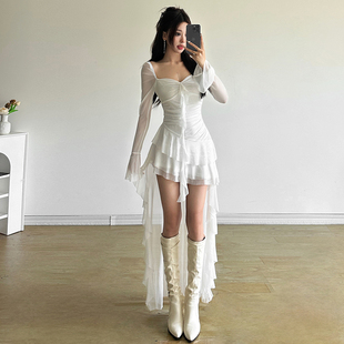 收腰拖尾长袖 超仙浪漫褶皱荷叶边小V领修身 连衣裙女 法式 怪诞女孩