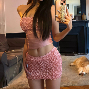 怪诞女孩 她泰辣妹风性感立体花瓣抹胸上衣低腰包臀半身裙两件套