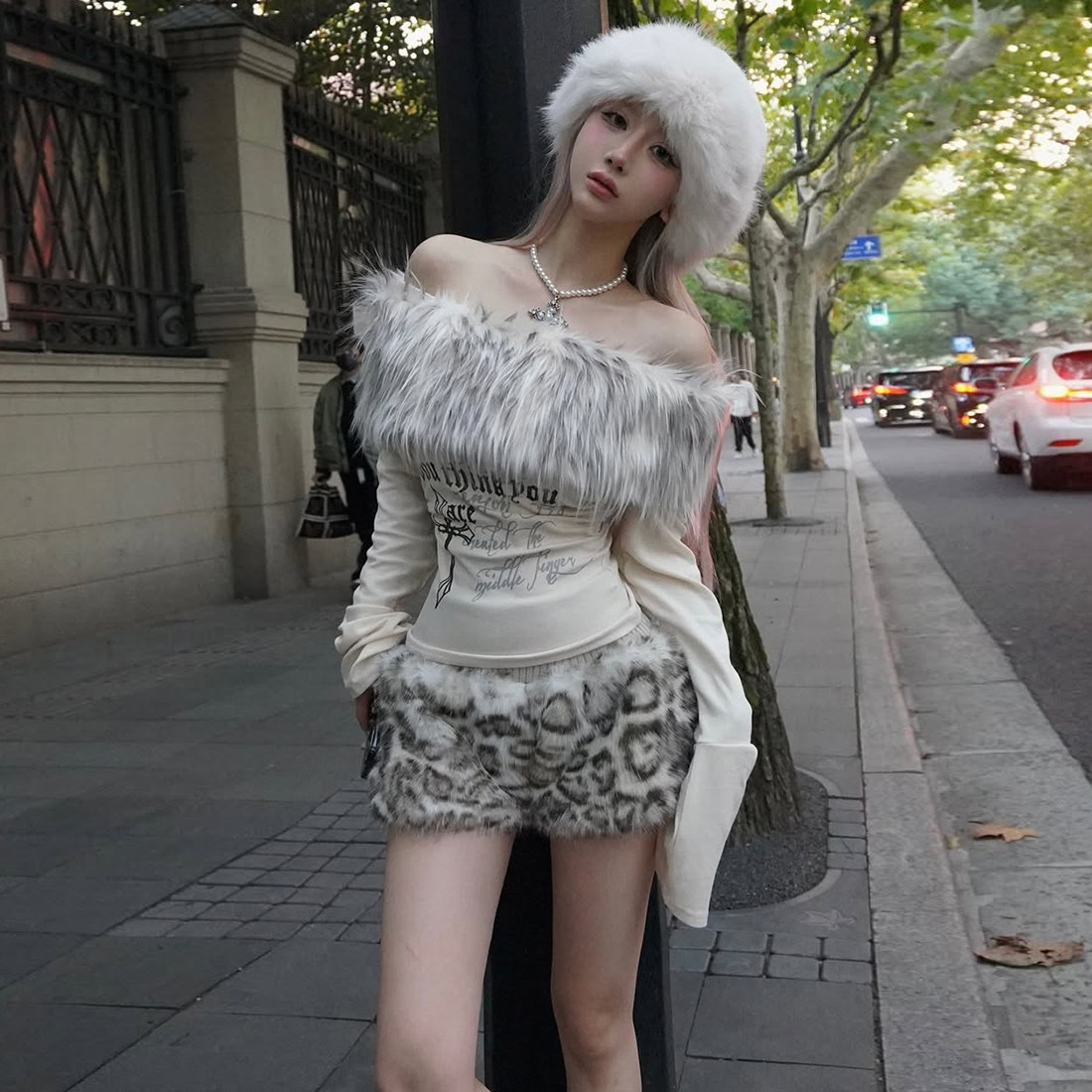 怪诞女孩 Y2K辣妹亚比印花毛毛领一字肩长袖T恤豹纹短裤两件套女,女装/女士精品,时尚套装,淘宝优惠券,粉丝福利购,淘宝优惠卷