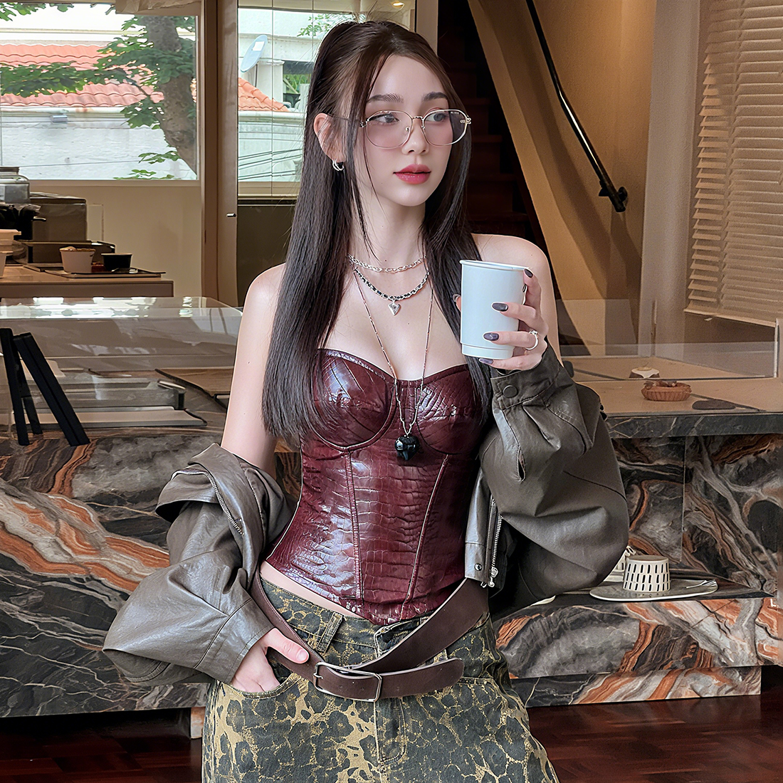 酷飒辣妹风鳄鱼纹PU皮塑身抹胸女