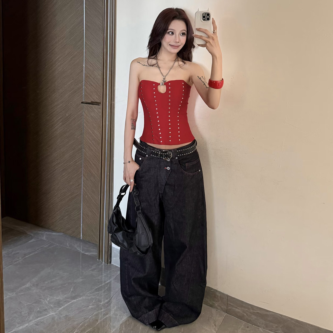 街头辣妹风铆钉金属扣镂空抹胸女