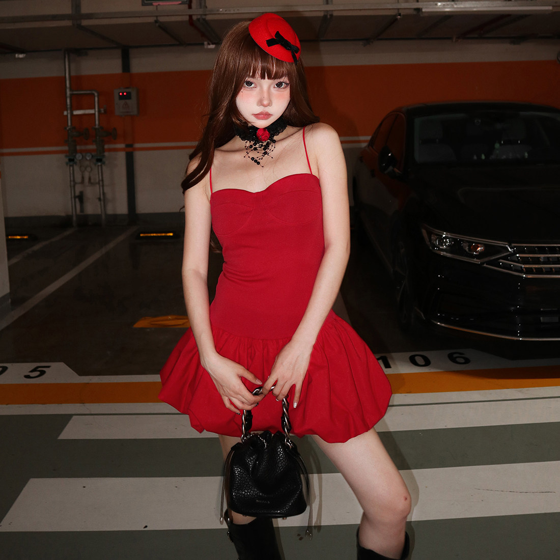 圣诞节甜酷少女感红色吊带连衣裙