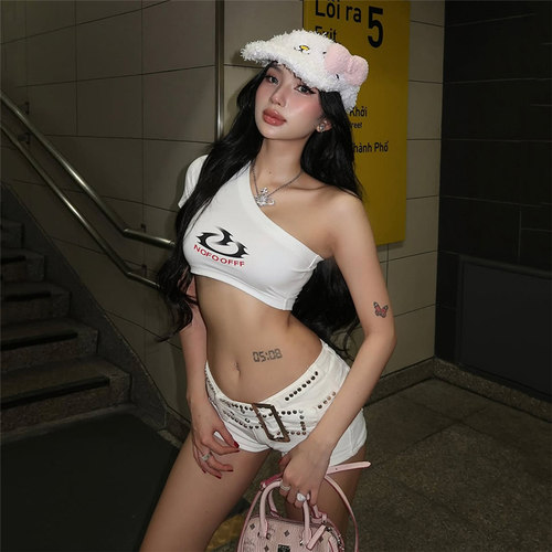 韩版辣妹风街头印花斜肩短袖T恤