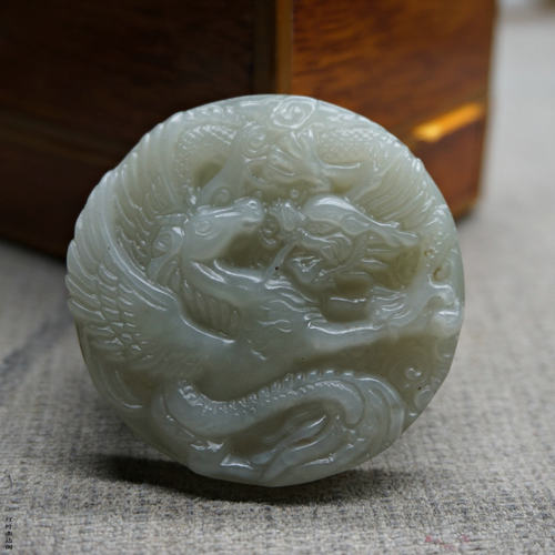 青白玉双面雕刻龙马精神吊坠男女