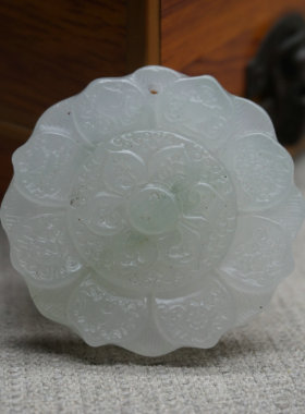 天然玉石天山翠俏色莲花吊坠六字真言挂件玉坠玉石护身项链男女款