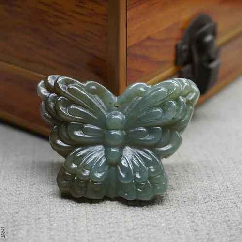 Подвеска из нефрита, ожерелье