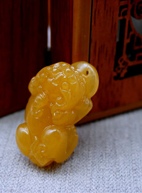 天然玉石新疆金丝玉纯黄色貔貅吊坠挂件金丝玉金黄如意貔貅坠