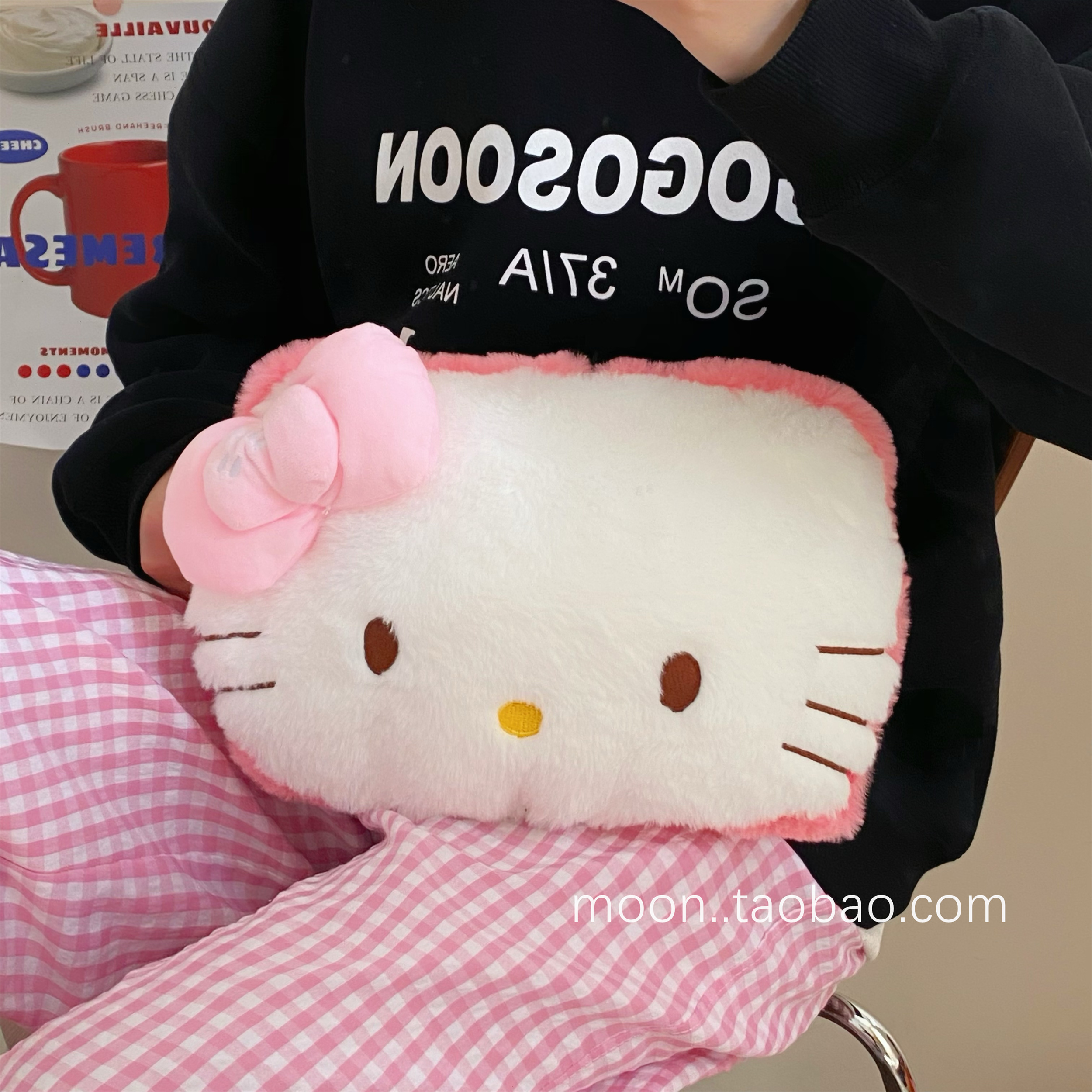 可爱卡通蝴蝶结猫咪充电款防爆热水袋女生毛绒玩偶敷肚子暖宝宝袋