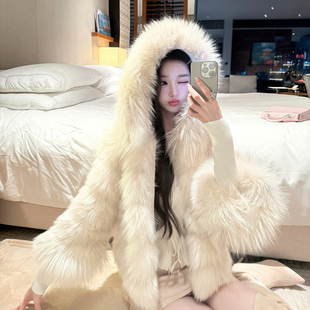 viola【柔光狐狸】美女就要穿草草Saga进口白狐大理石霜狐皮草
