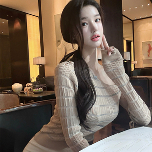 viola【茶艺小巴】茶系显胸打底 纯欲纱纱拼接针织斜肩上衣打底