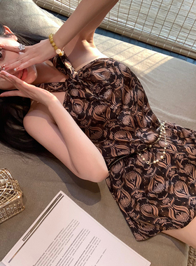 【现货】viola【古早韩女】韩女氛围感私服yb定制印花挂脖连衣裙