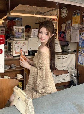 viola【成为韩女】有种朦胧美 实用性极强 慵懒风两色罩衫针织裙