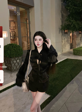 viola【偷心野猫】又欲又烧 超有质感暗纹提花缎面荷叶边系带衬衫