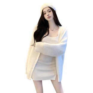 甜辣高级套装白色性感吊带连衣裙针织打底毛衣裙子女秋冬包臀辣妹