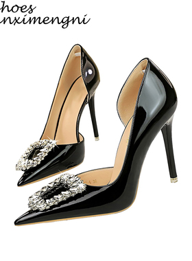 浅口尖头细跟高跟鞋女2026新款气质高级不累脚侧空方扣水钻单鞋女