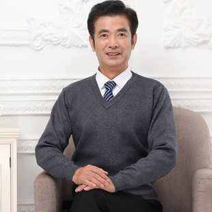 秋冬中老年人男鸡心领套头毛衣中年爸爸低领休闲加厚保暖针织线衣