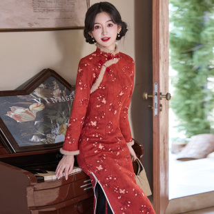 红色加绒加厚麂皮绒旗袍长袖2025新款冬季年轻款女新中式日常可穿