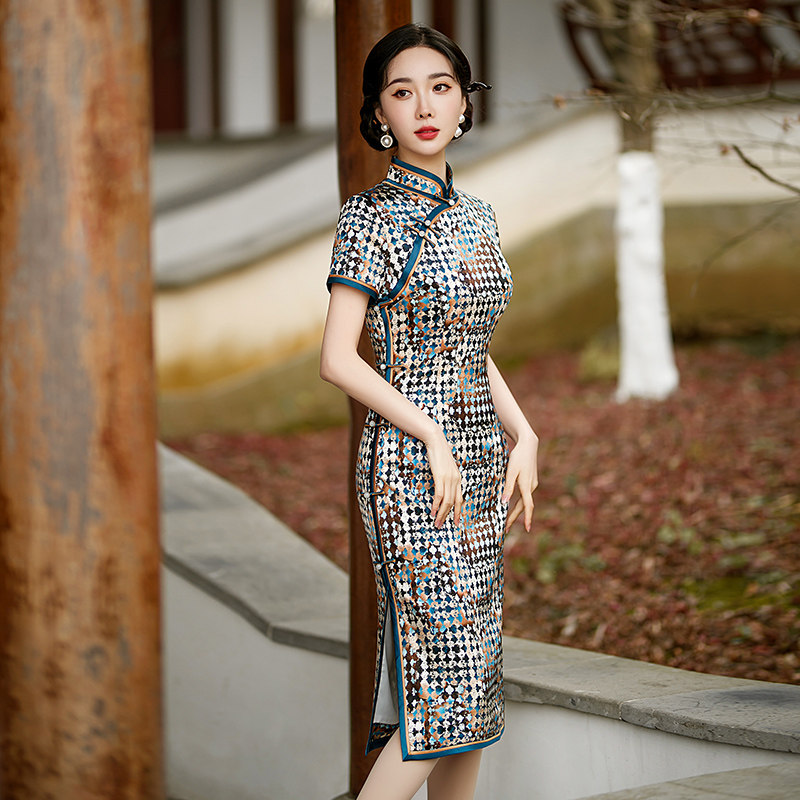 改良旗袍真丝桑蚕丝高端2025年夏新款年轻款现代时尚格子纹高级感