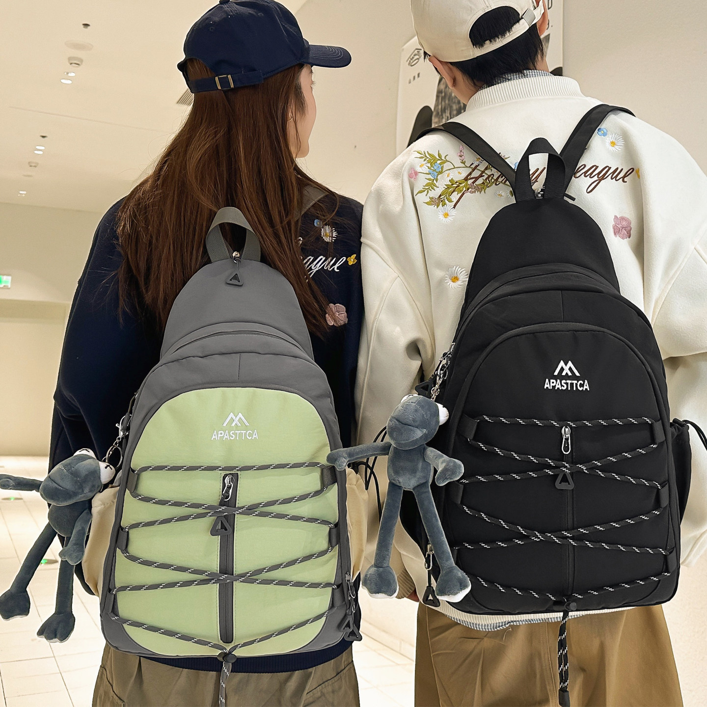 新款撞色拼接休闲简约风双肩包男女户外登山包大容量轻便防水背包,箱包皮具/热销女包/男包,双肩背包,淘宝优惠券,粉丝福利购,淘宝优惠卷