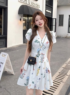 有里布法式V领气质甜美短裙2026春季碎花设计感短款连衣裙D2139